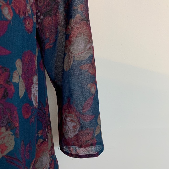 Navy Dress with flowers by Kimchi Blue. Size small - Picture 6 of 7